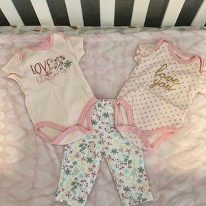 Outfit set of two onesies and one pant, 3-6m